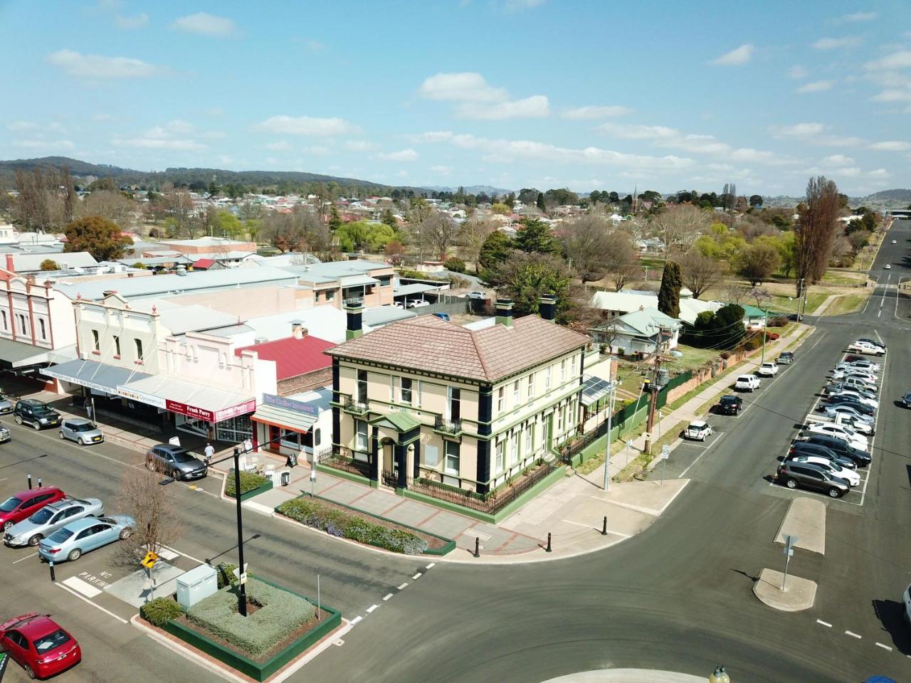The Bank Guesthouse Glen Innes Exterior photo